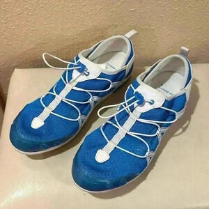 Lands and women’s size 9 water sneaker